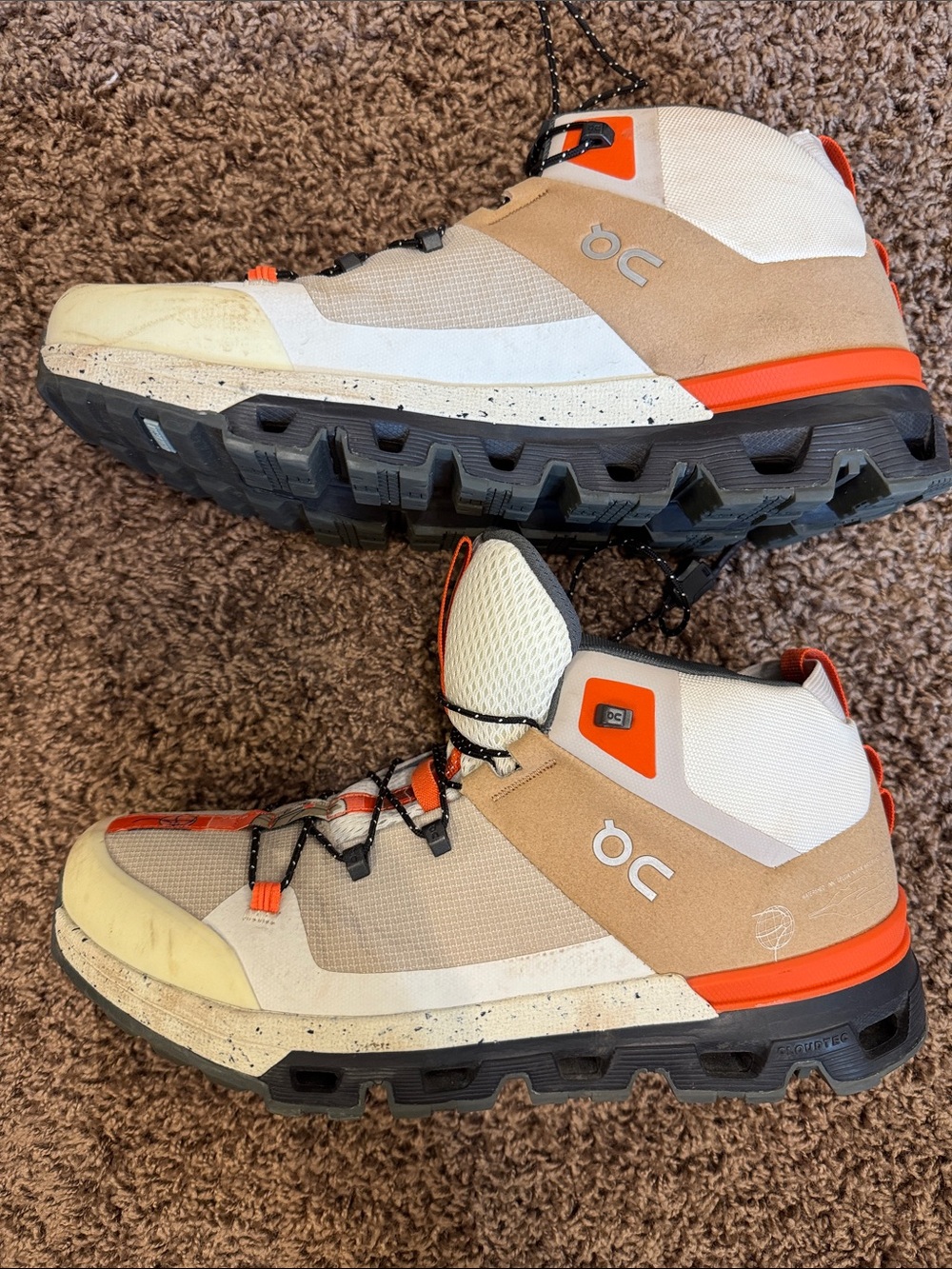 On Running Beige Outsoles with Orange Accents - Picture 5 of 6